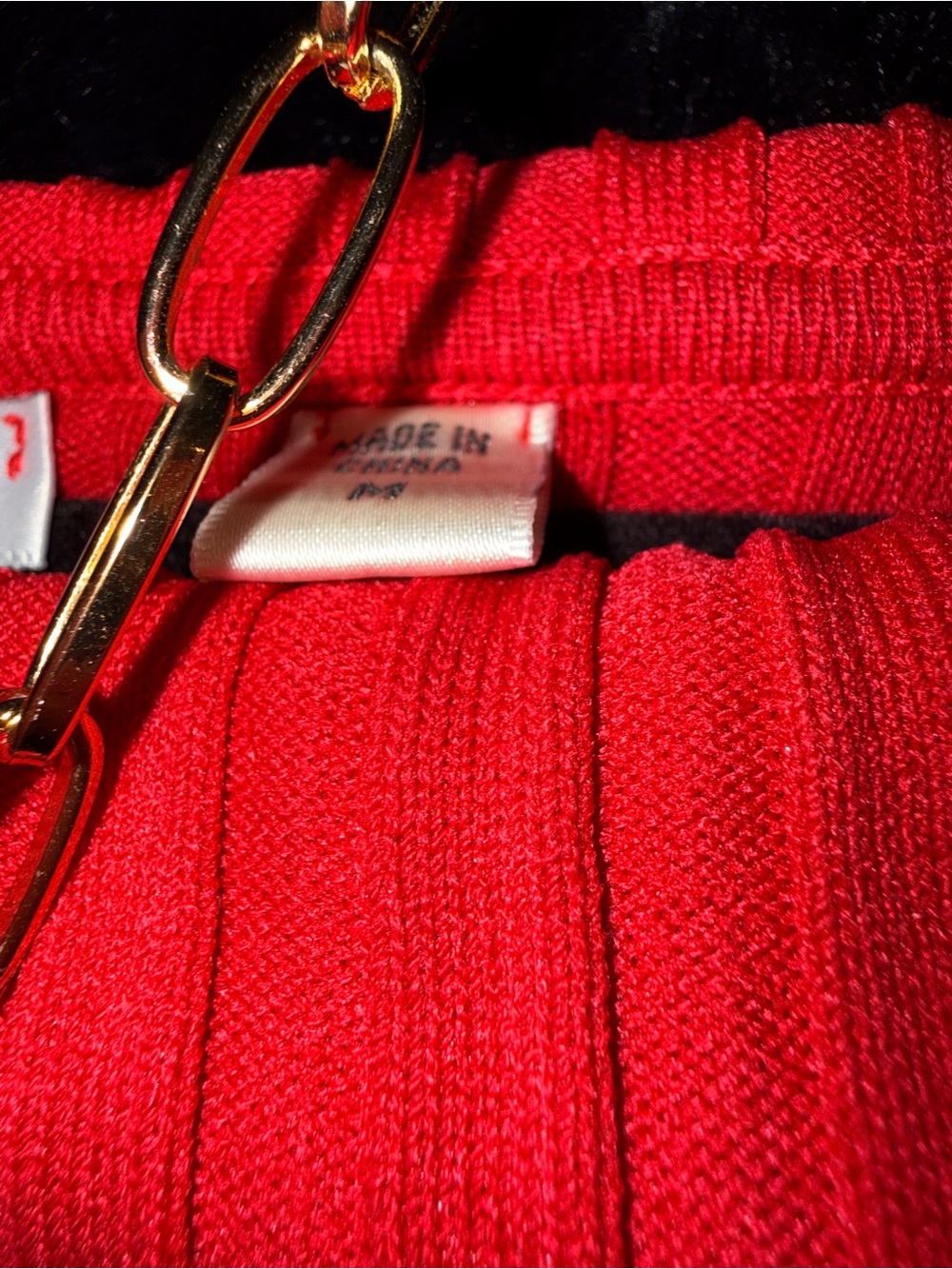 Cache Off-The-Shoulder beaded red sweater Ribbed Knit - Picture 4 of 4